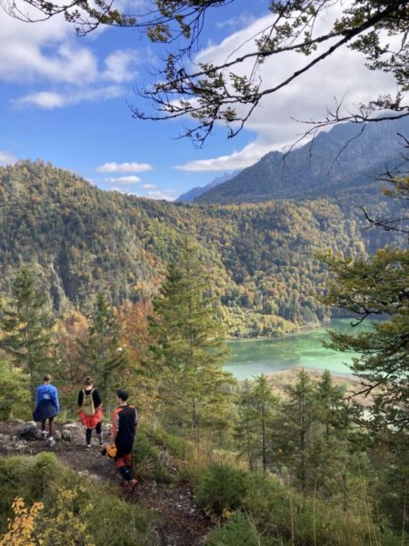 kleine Wanderung mit Blick am See